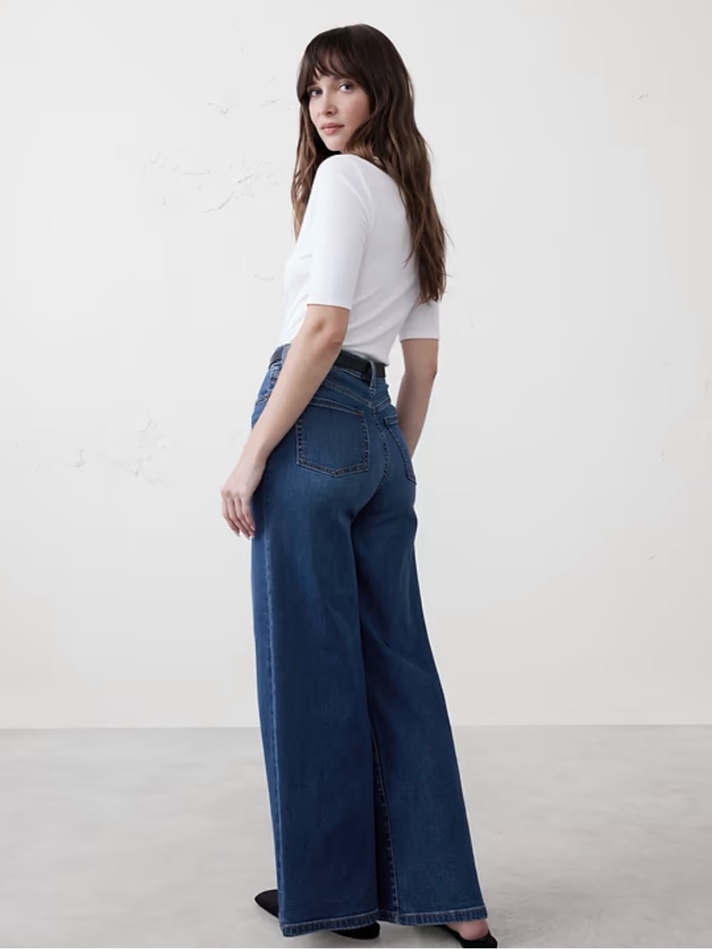 Banana Republic Wide Leg High-Rise Jeans in Dark Blue (Petite)